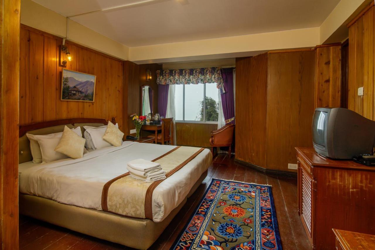 Muscatel Himalayan Resort - 400 Mts From Mall Road Дарджилинг Экстерьер фото