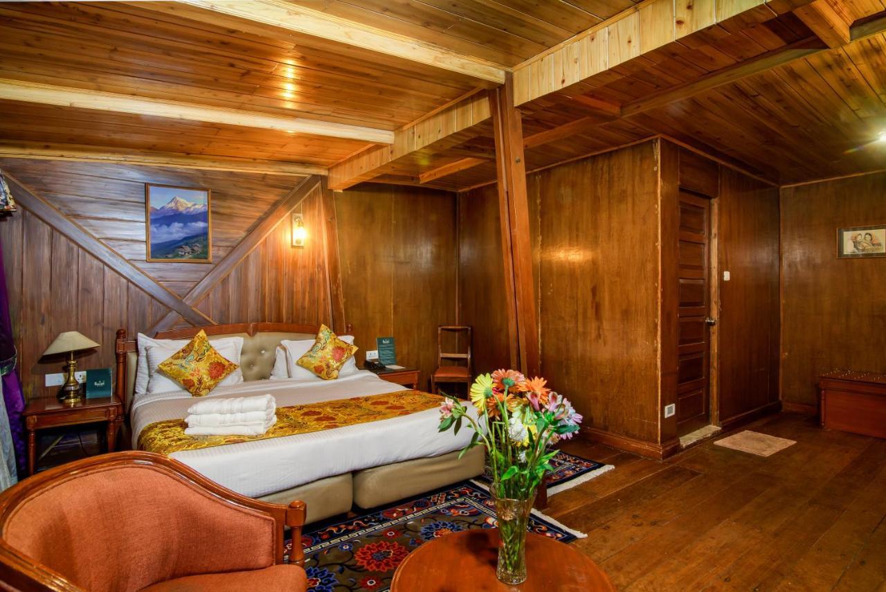 Muscatel Himalayan Resort - 400 Mts From Mall Road Дарджилинг Экстерьер фото