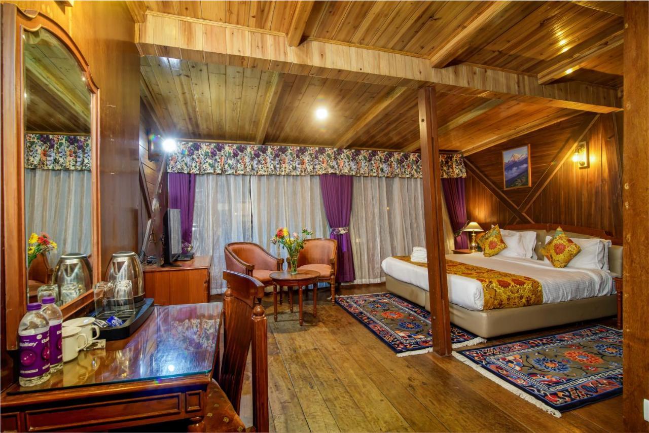 Muscatel Himalayan Resort - 400 Mts From Mall Road Дарджилинг Экстерьер фото