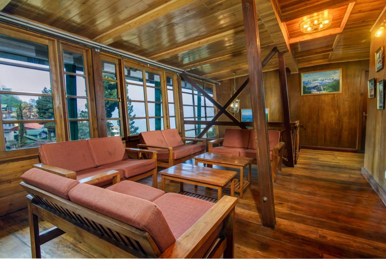 Muscatel Himalayan Resort - 400 Mts From Mall Road Дарджилинг Экстерьер фото