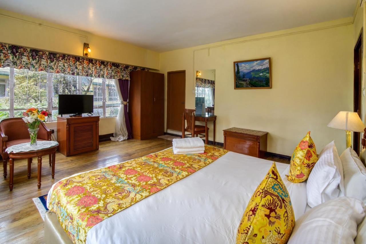 Muscatel Himalayan Resort - 400 Mts From Mall Road Дарджилинг Экстерьер фото