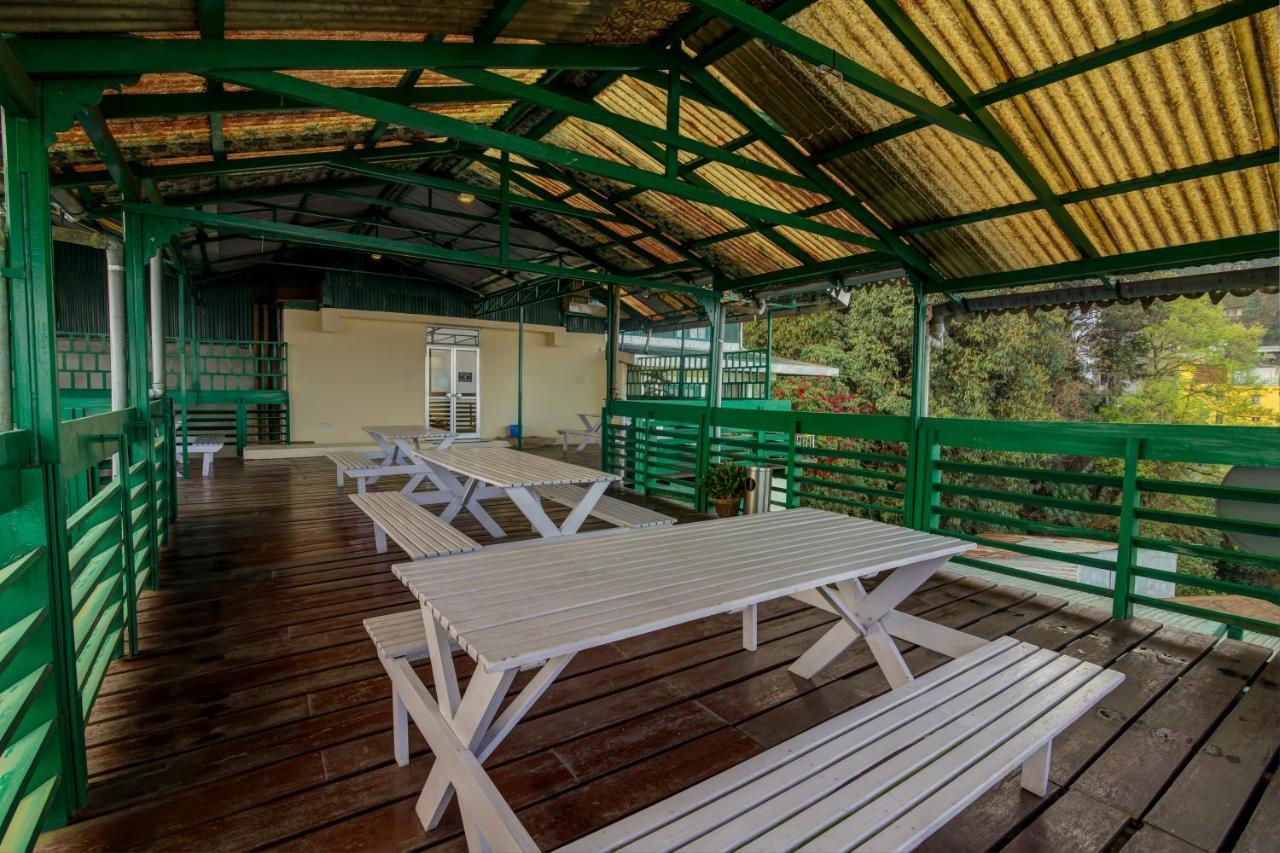 Muscatel Himalayan Resort - 400 Mts From Mall Road Дарджилинг Экстерьер фото